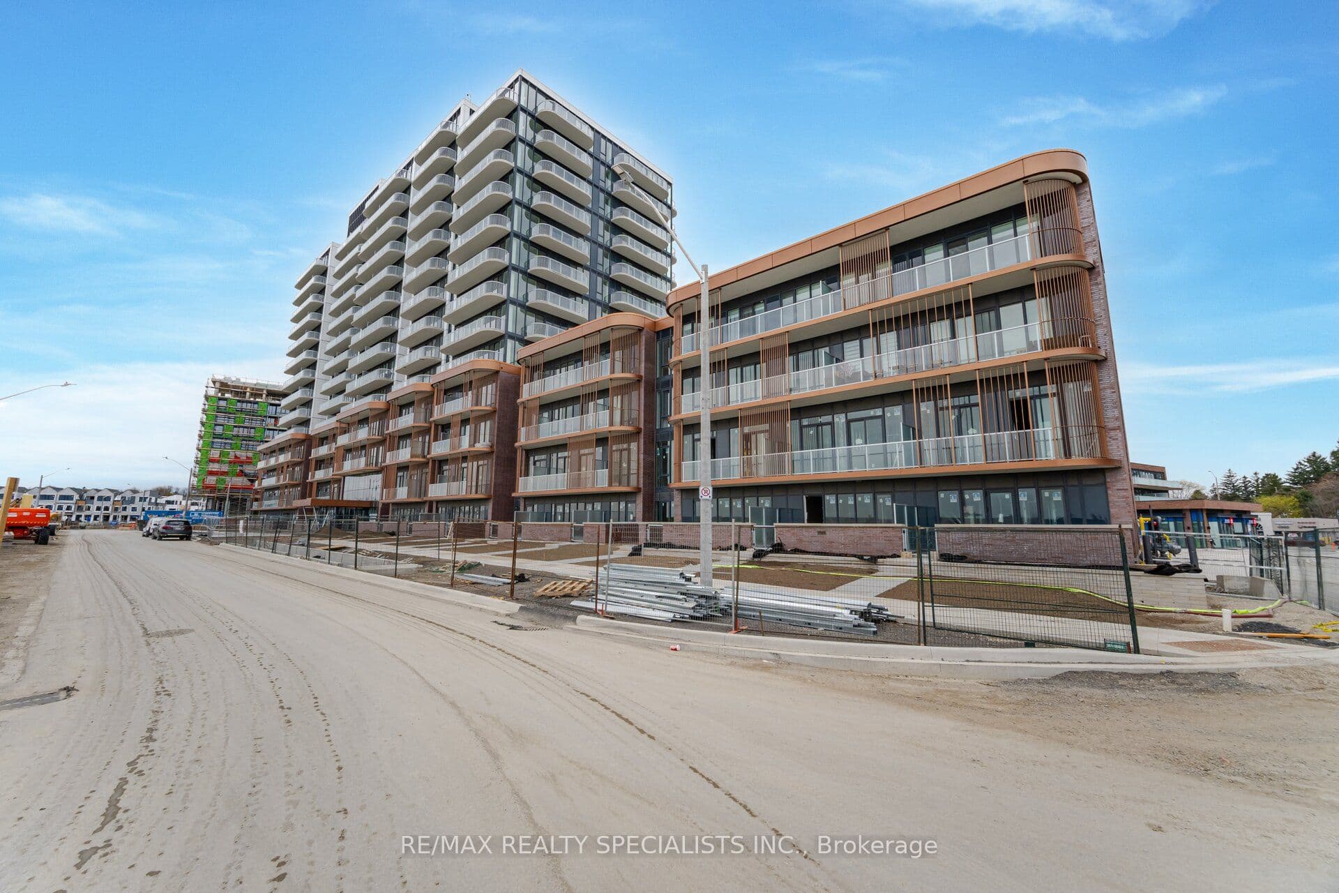 Missinnihe Way #1011, Mississauga, ON L5H 0A9