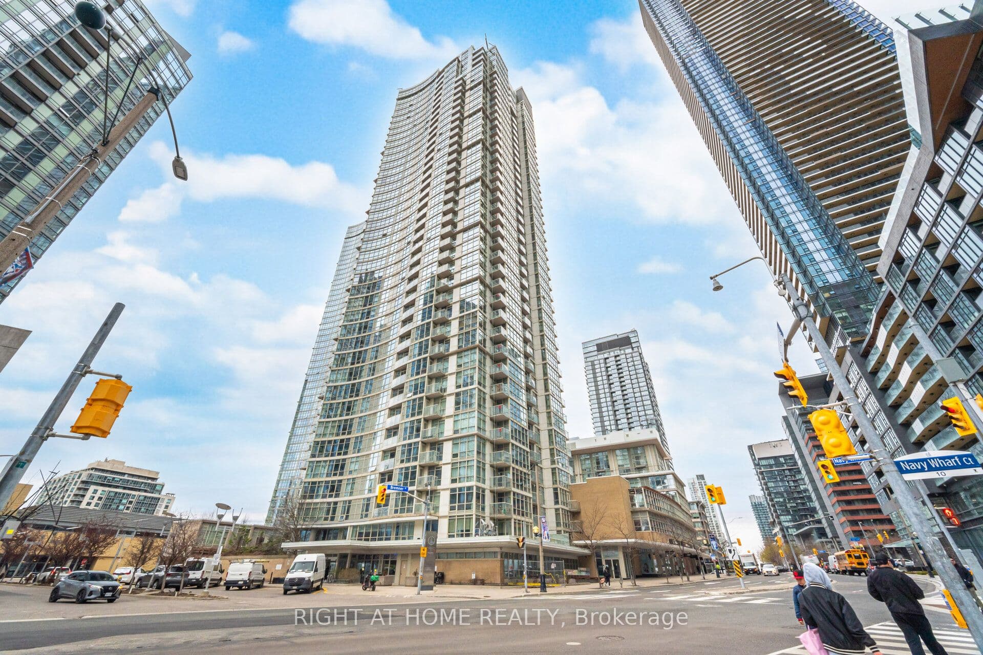 Navy Wharf Court 2107, Toronto C01, ON M5V 3V2