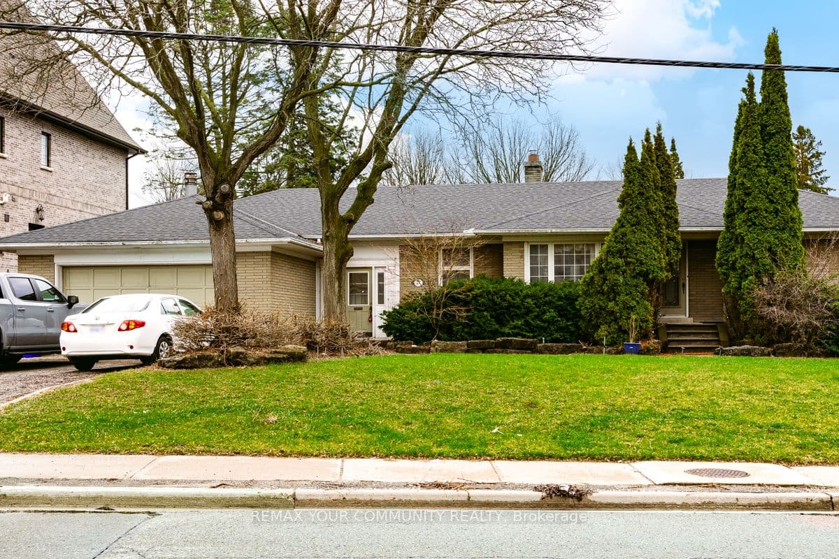 Denham Drive LOWER, Richmond Hill, ON L4C 6H6