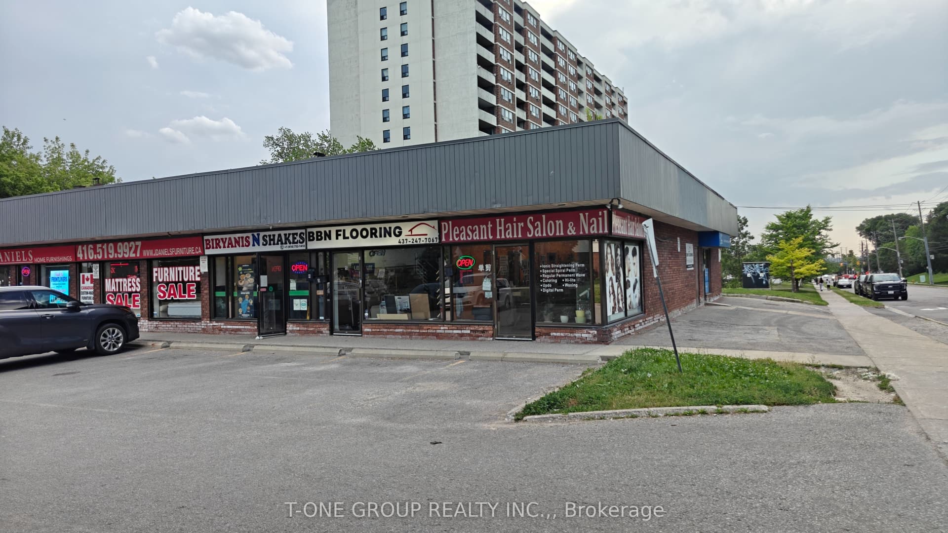 Victoria Park Avenue 6, Toronto, ON M4A 2L8