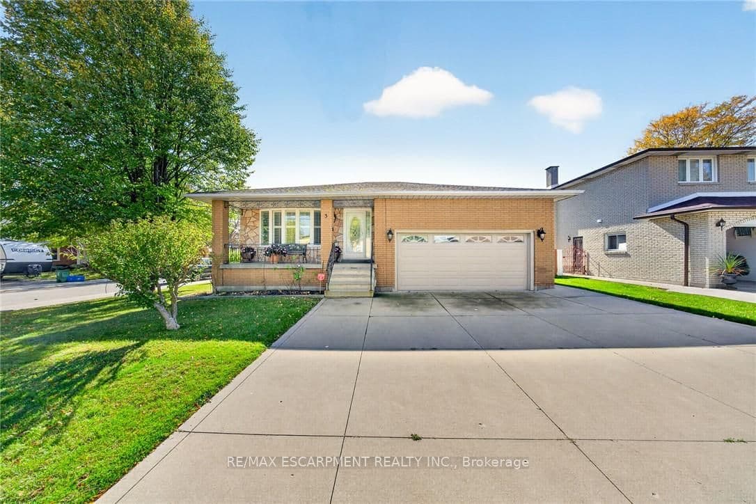 Harvard Place, Hamilton, ON L9B 1S1