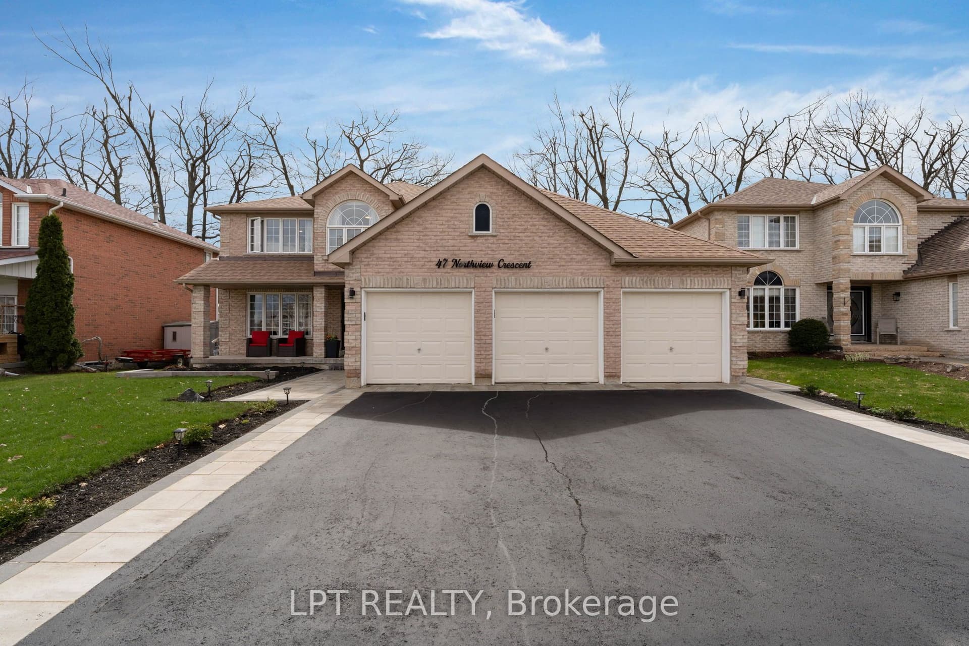 Northview Crescent, Barrie, ON L4N 9T4
