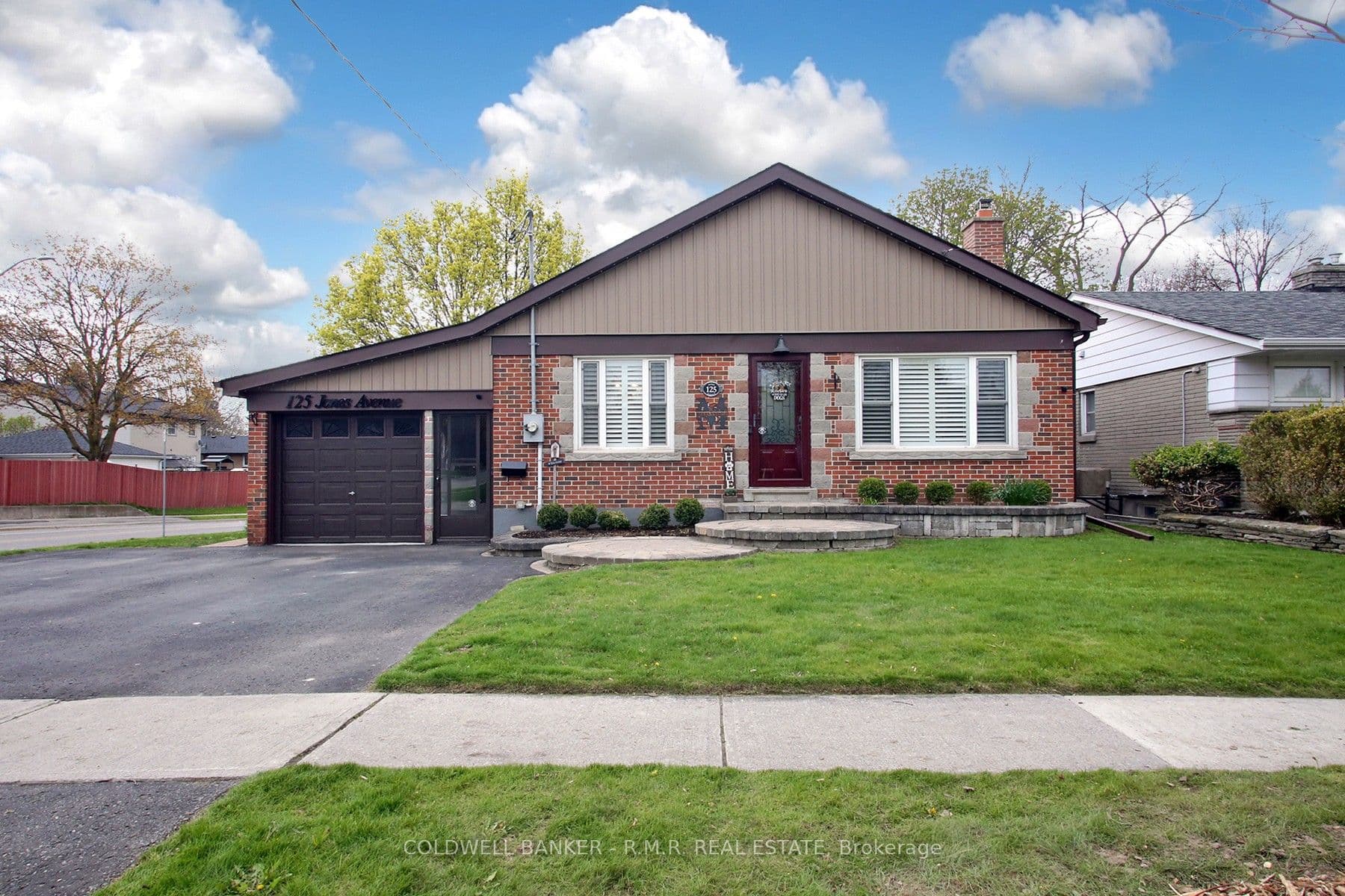 Jones Avenue, Oshawa, ON L1G 3A3