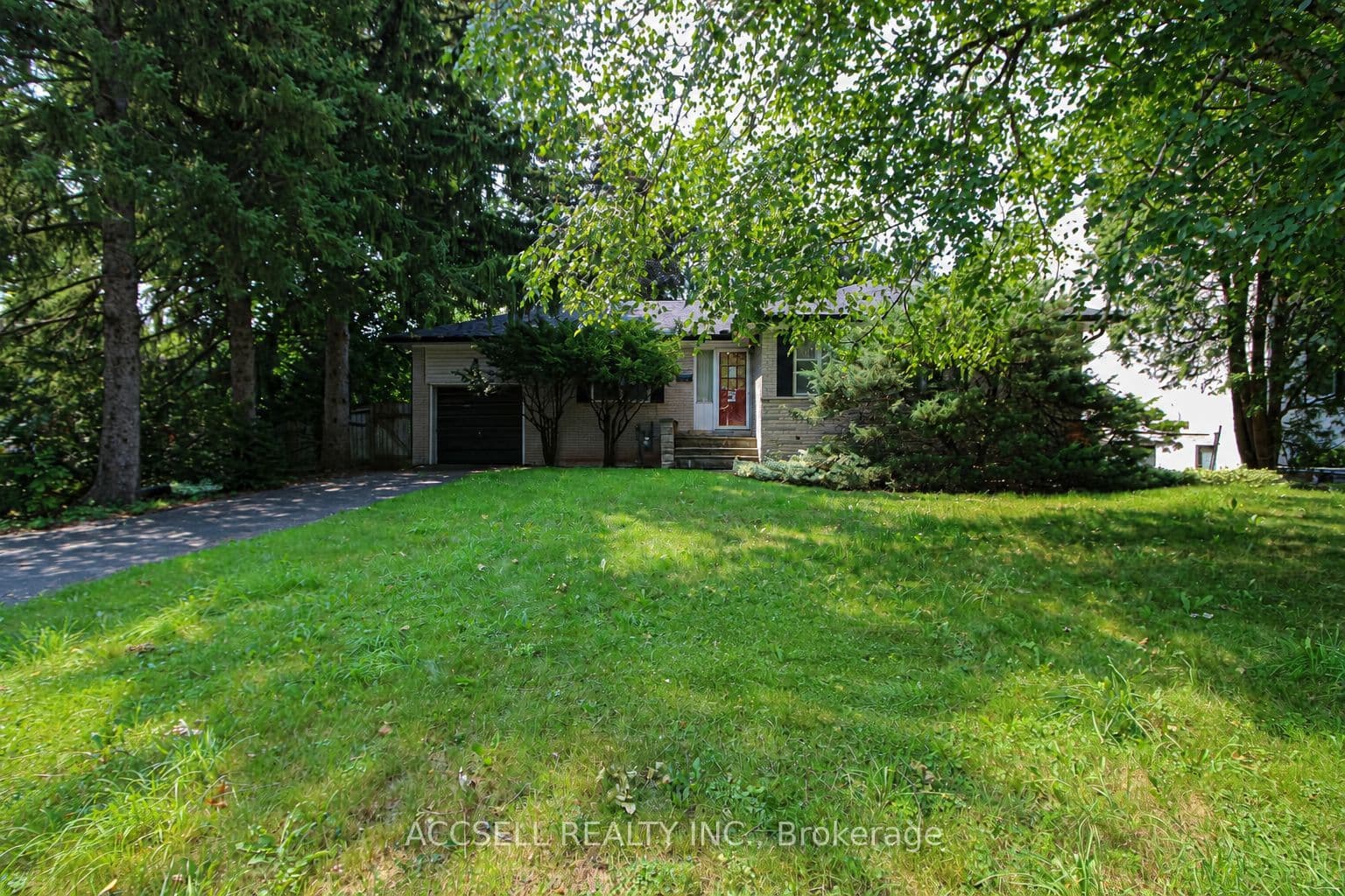 Sedgewick Crescent, Oakville, ON L6L 1X8