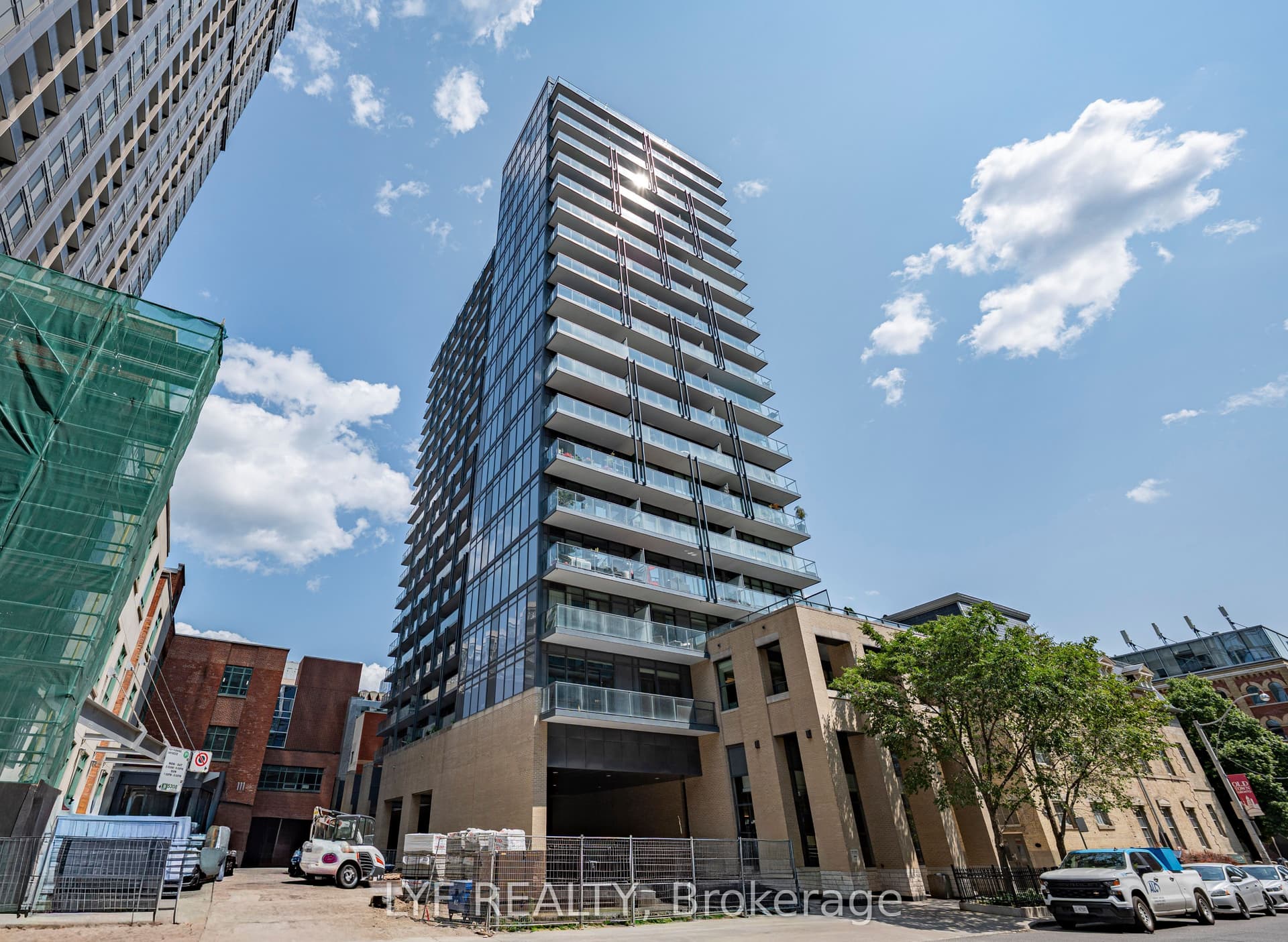 George Street 402, Toronto, ON M5A 0L4