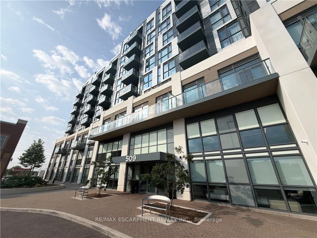 Dundas Street W 616, Oakville, ON L6M 1L9