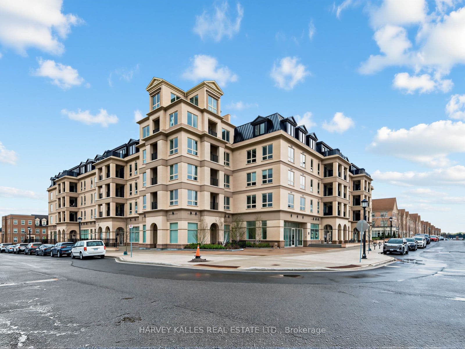 Cathedral High Street 329, Markham, ON L6C 3L8