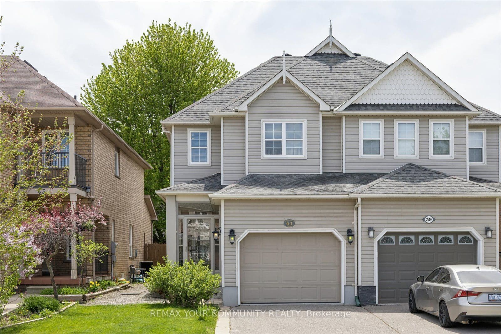 Old Colony Road, Richmond Hill, ON L4E 3V2