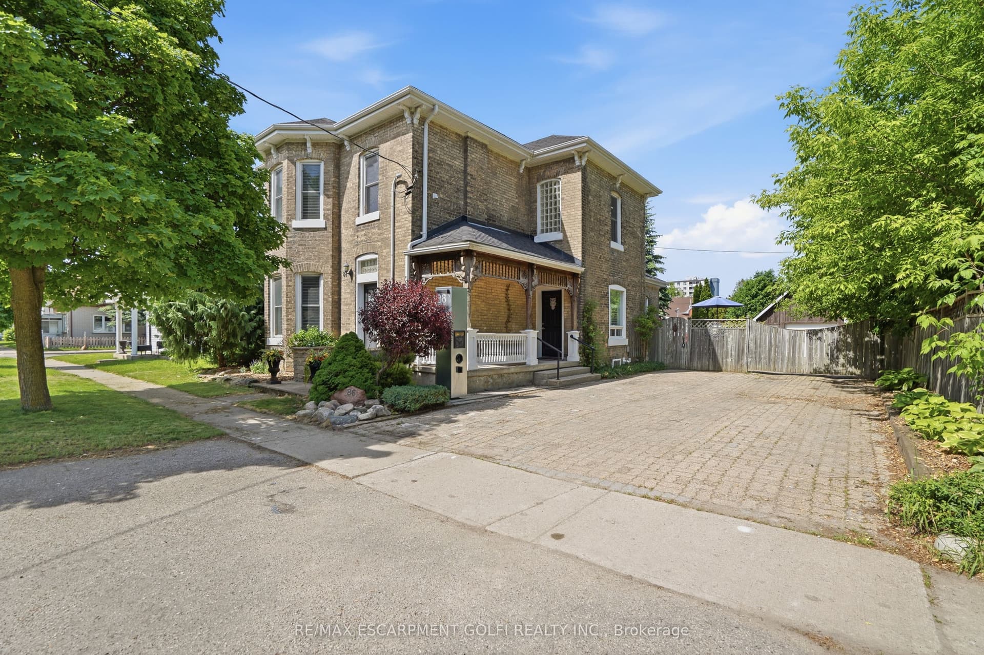 Oak Street, Brantford, ON N3T 2B3