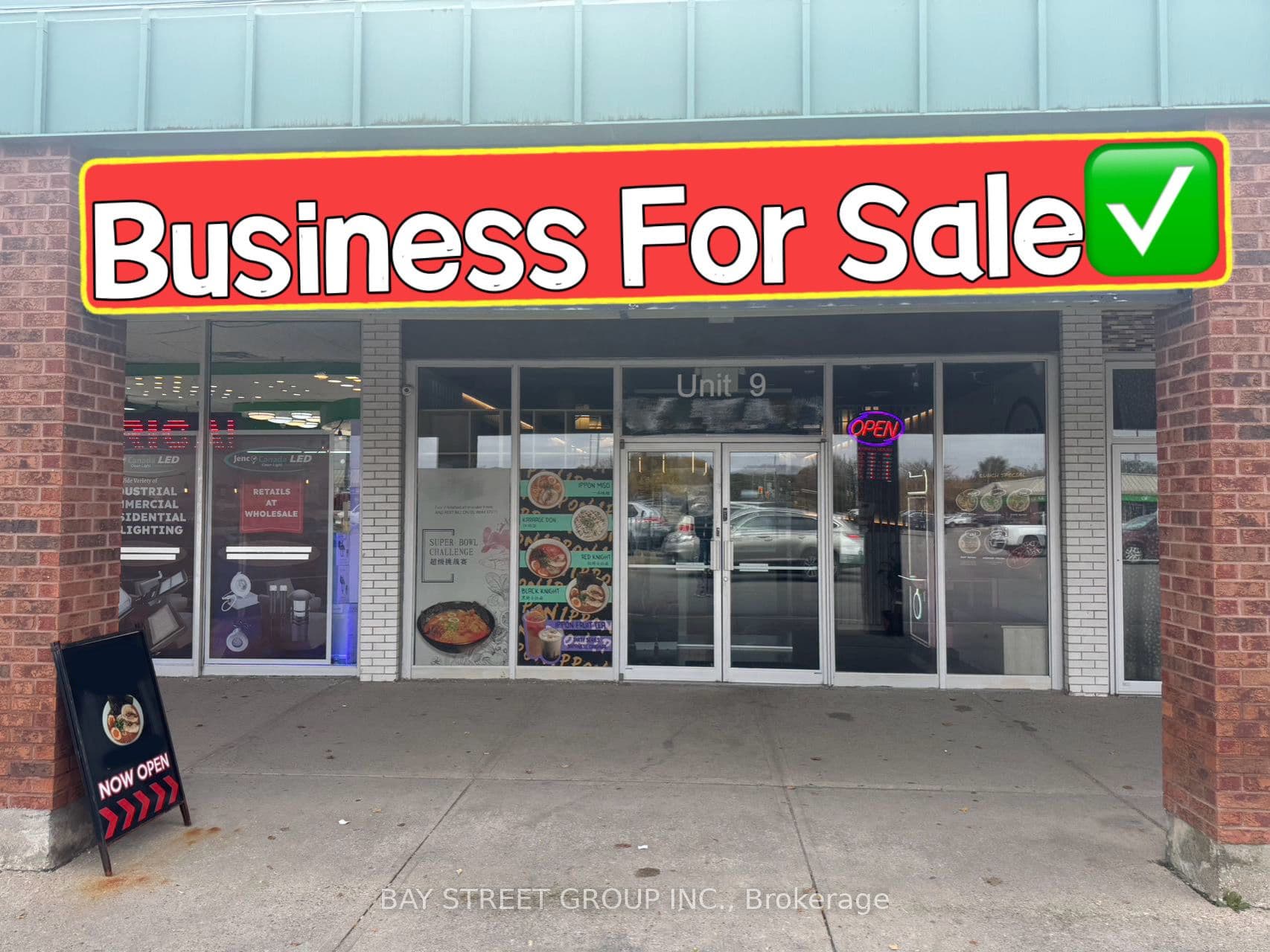 Davis Drive 9, Newmarket, ON L3R 2N1