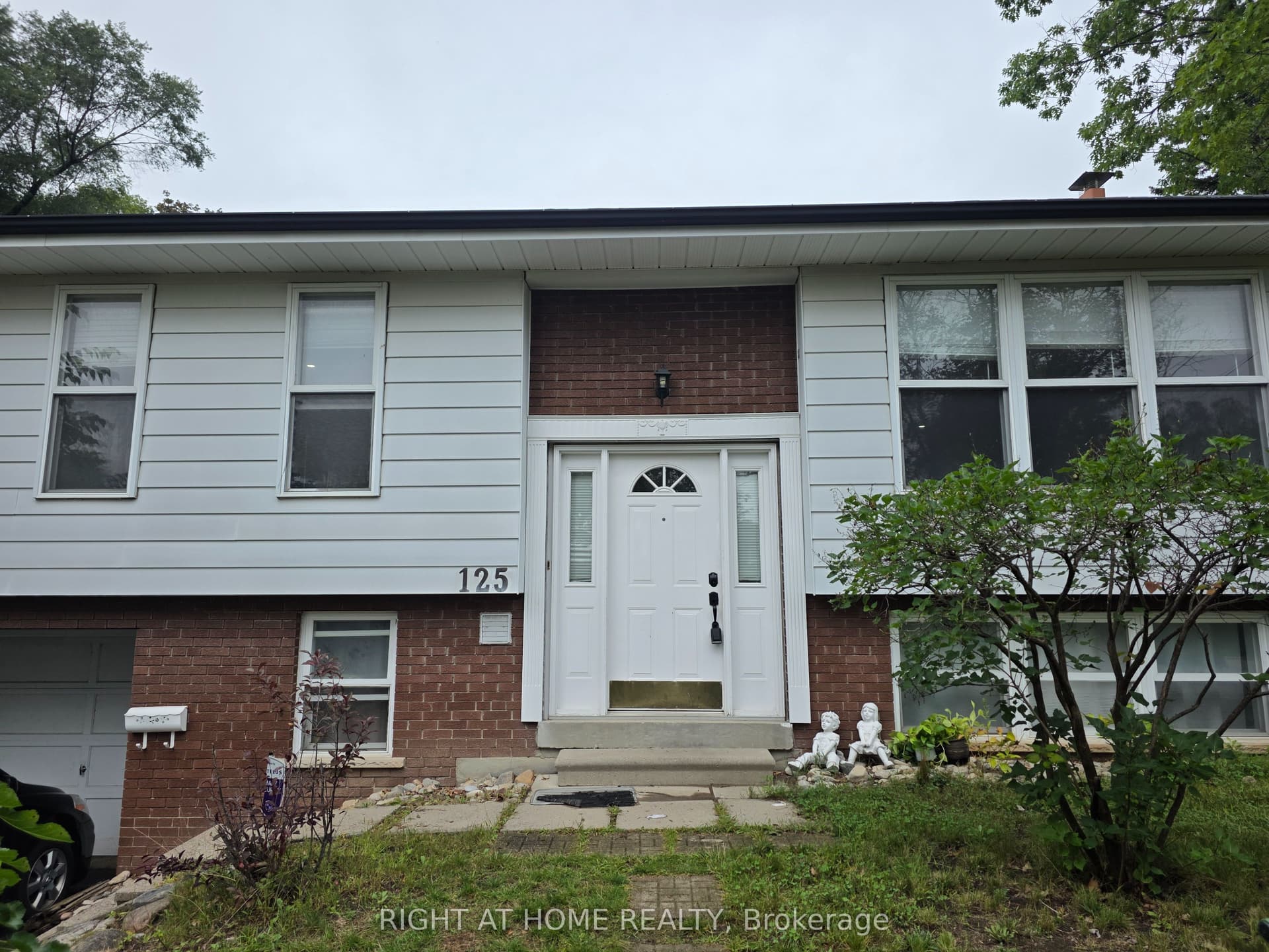weir Crescent S, Toronto, ON M1E 4T1
