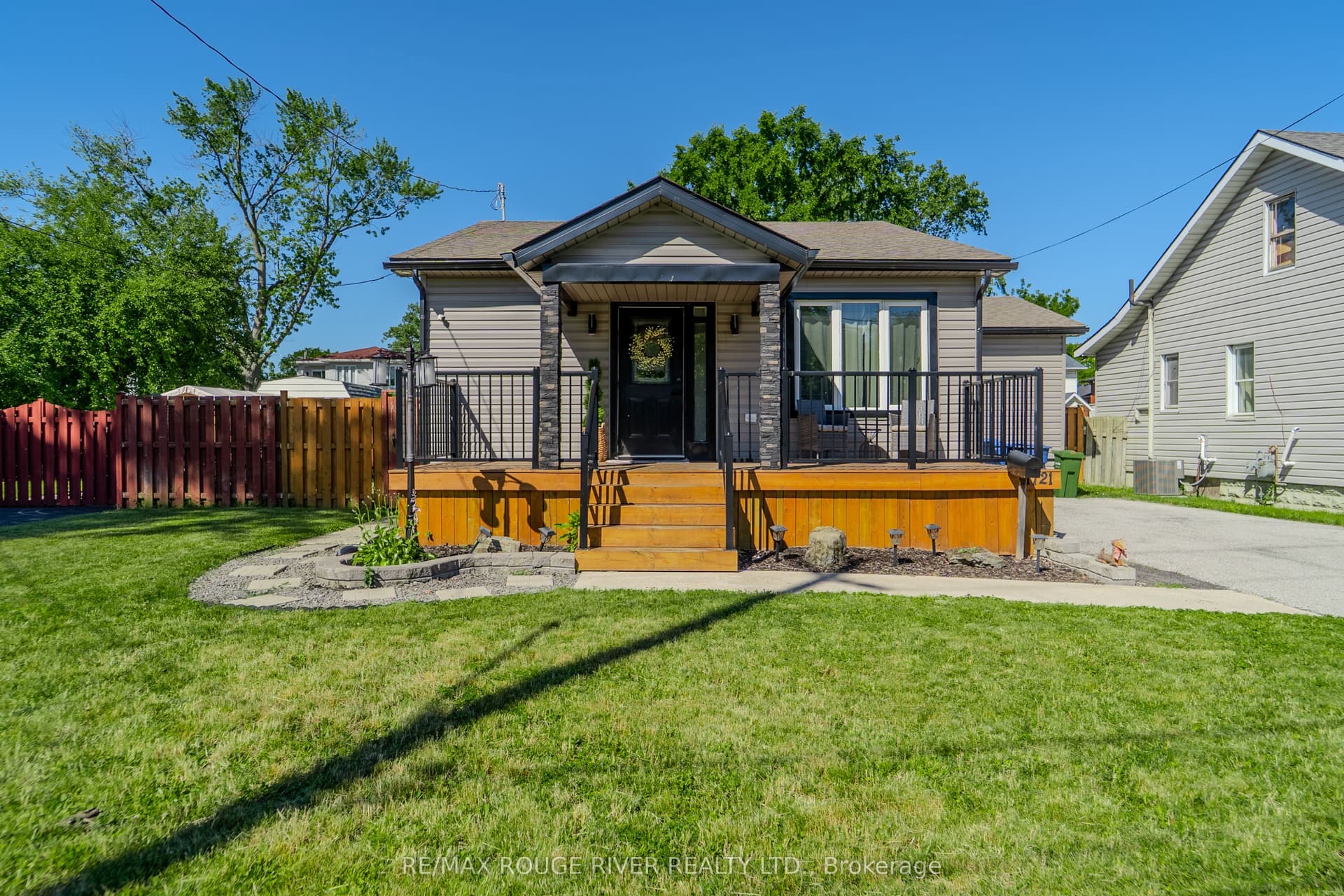 S Cameron Blvd Boulevard, Windsor, ON N9B 3C9