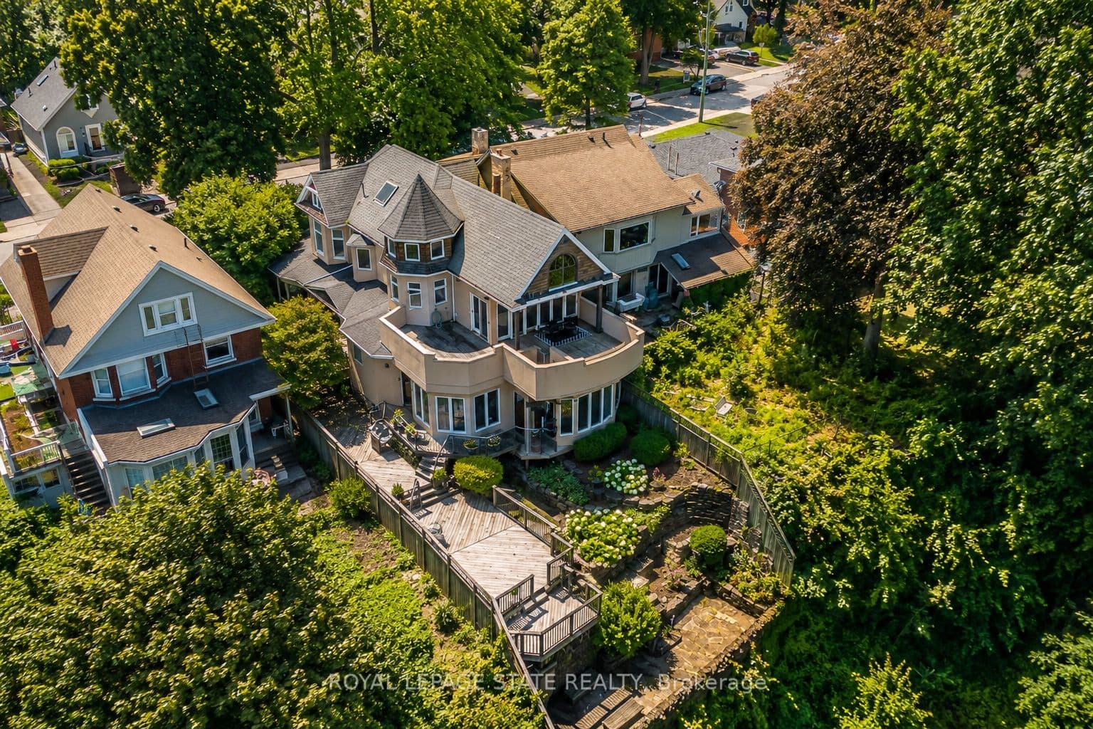 Mountain Park Avenue, Hamilton, ON L9A 1A1