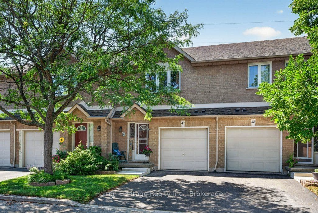 Upper Wentworth Street 47, Hamilton, ON L9B 2T8
