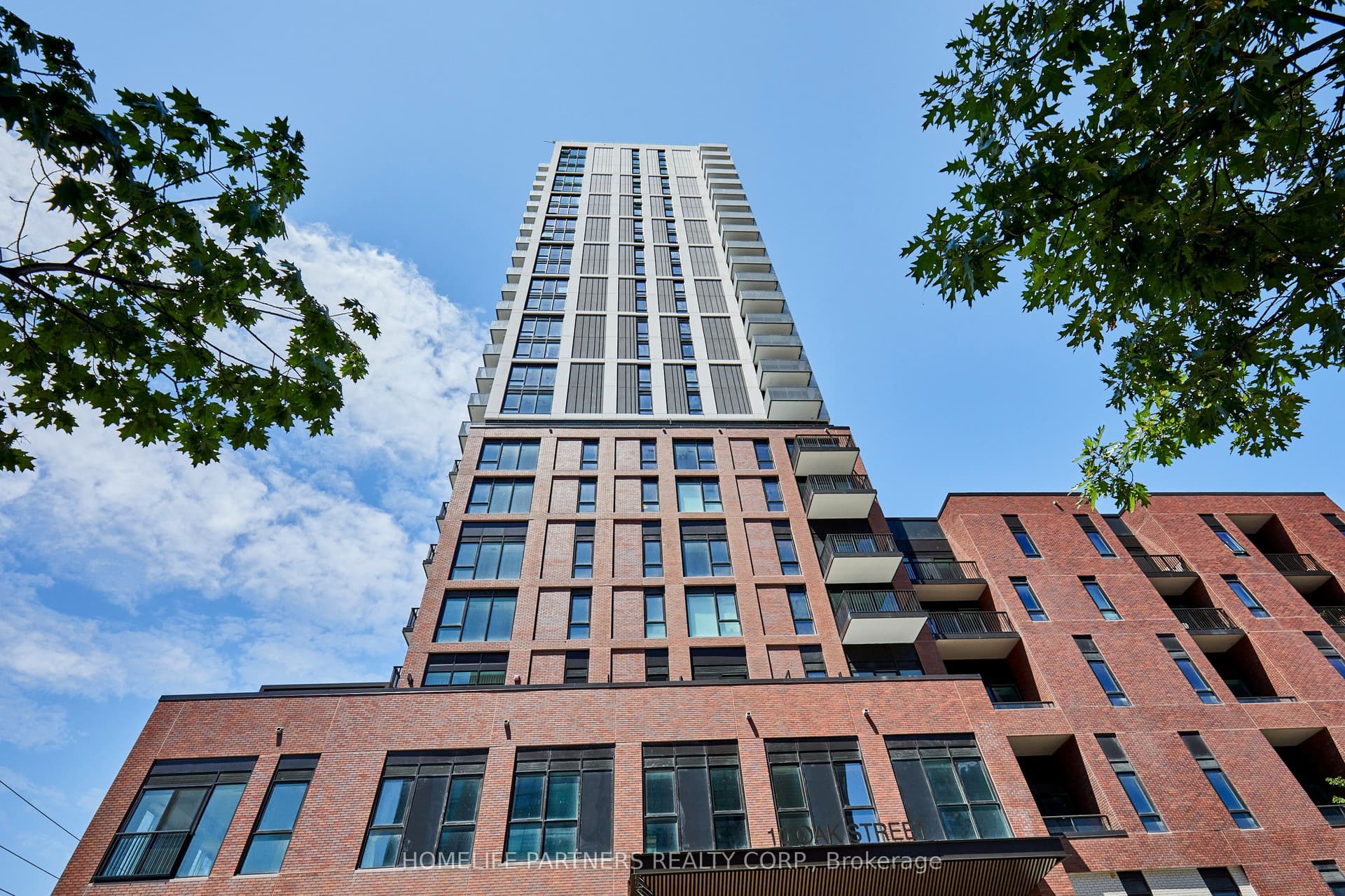 Oak Street 1107, Toronto, ON M5A 0Z1