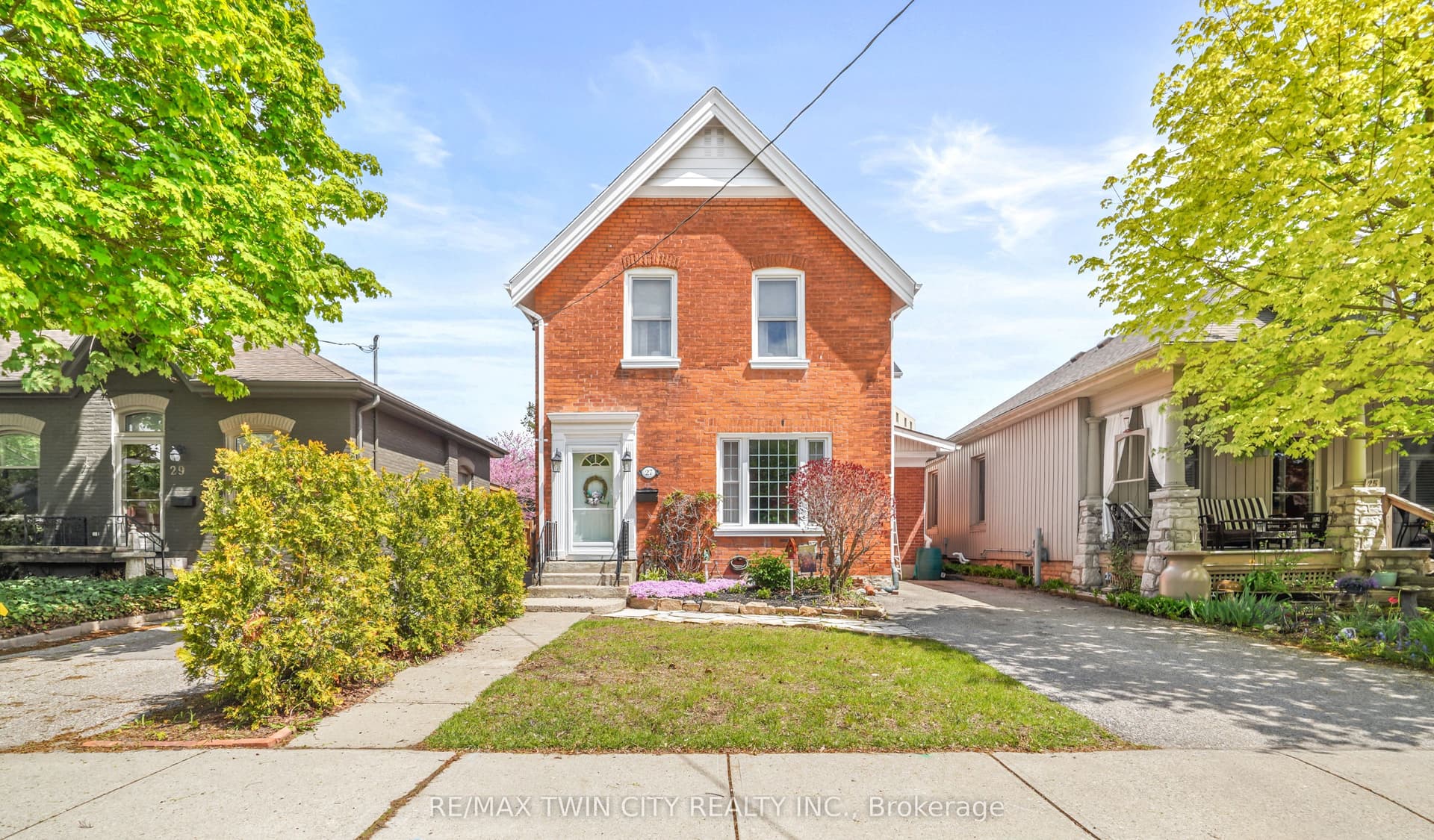 Ada Avenue, Brantford, ON N3T 4K8