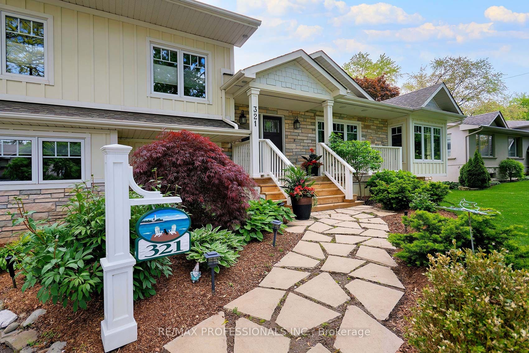 Wendy Lane, Oakville, ON L6L 4P9