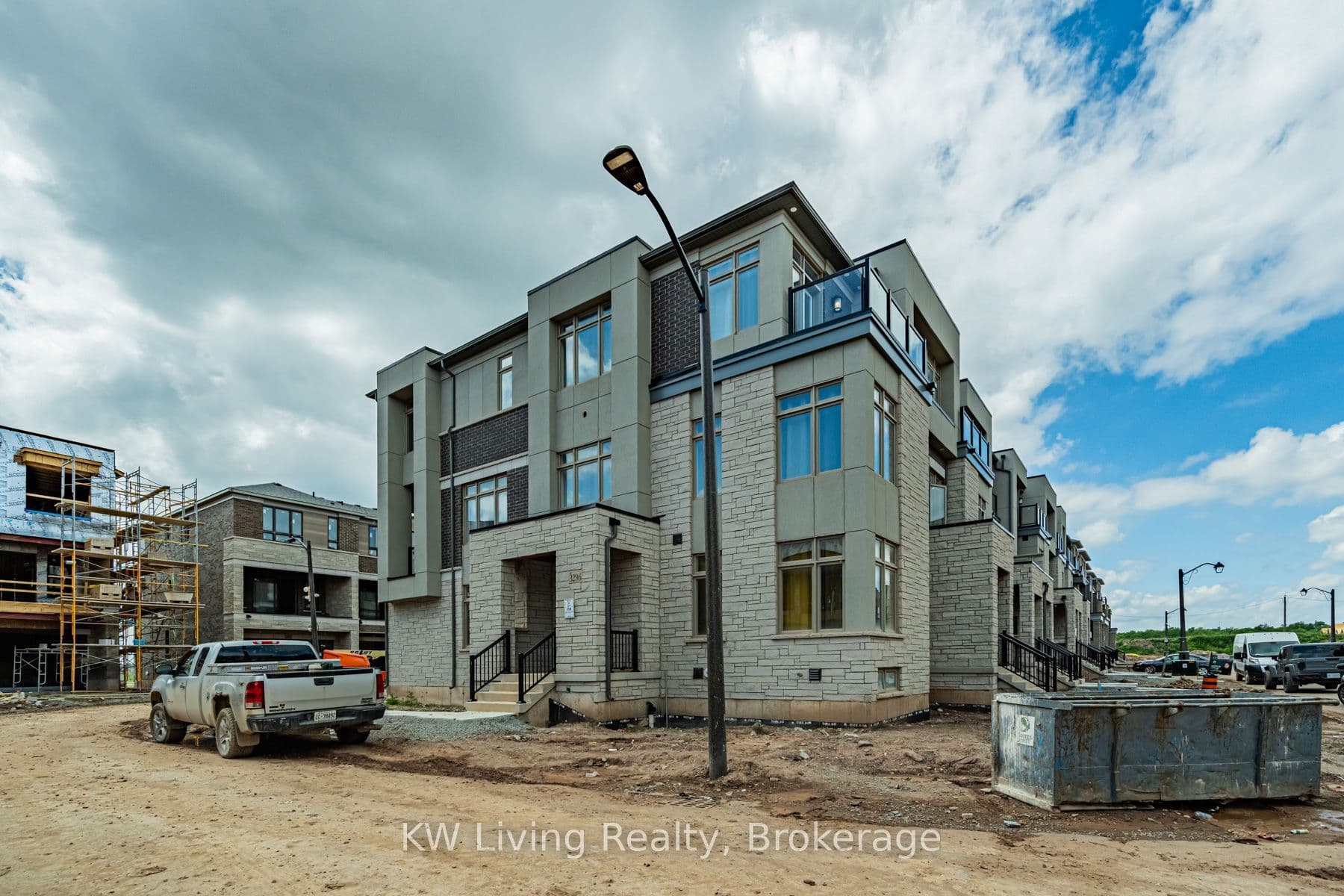 Taha Gardens Ground Floor, Oakville, ON L6M 5S6