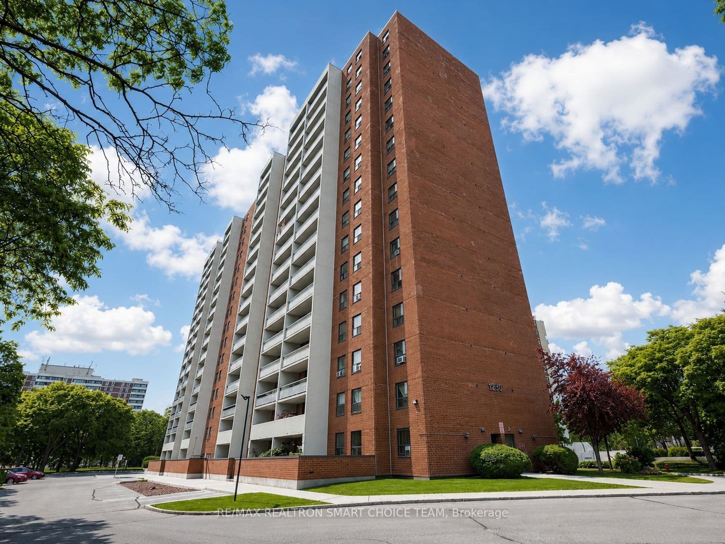 Bridletowne Circle 907, Toronto, ON M1W 2V1