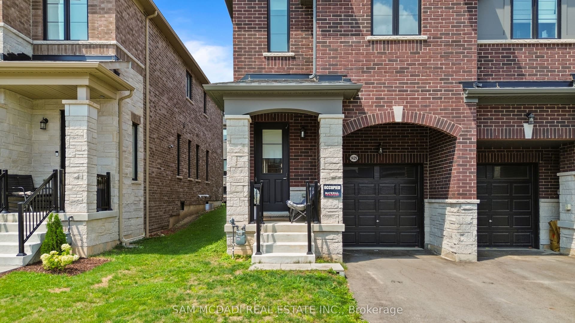 Almonte Drive, Burlington, ON L7P 0V7