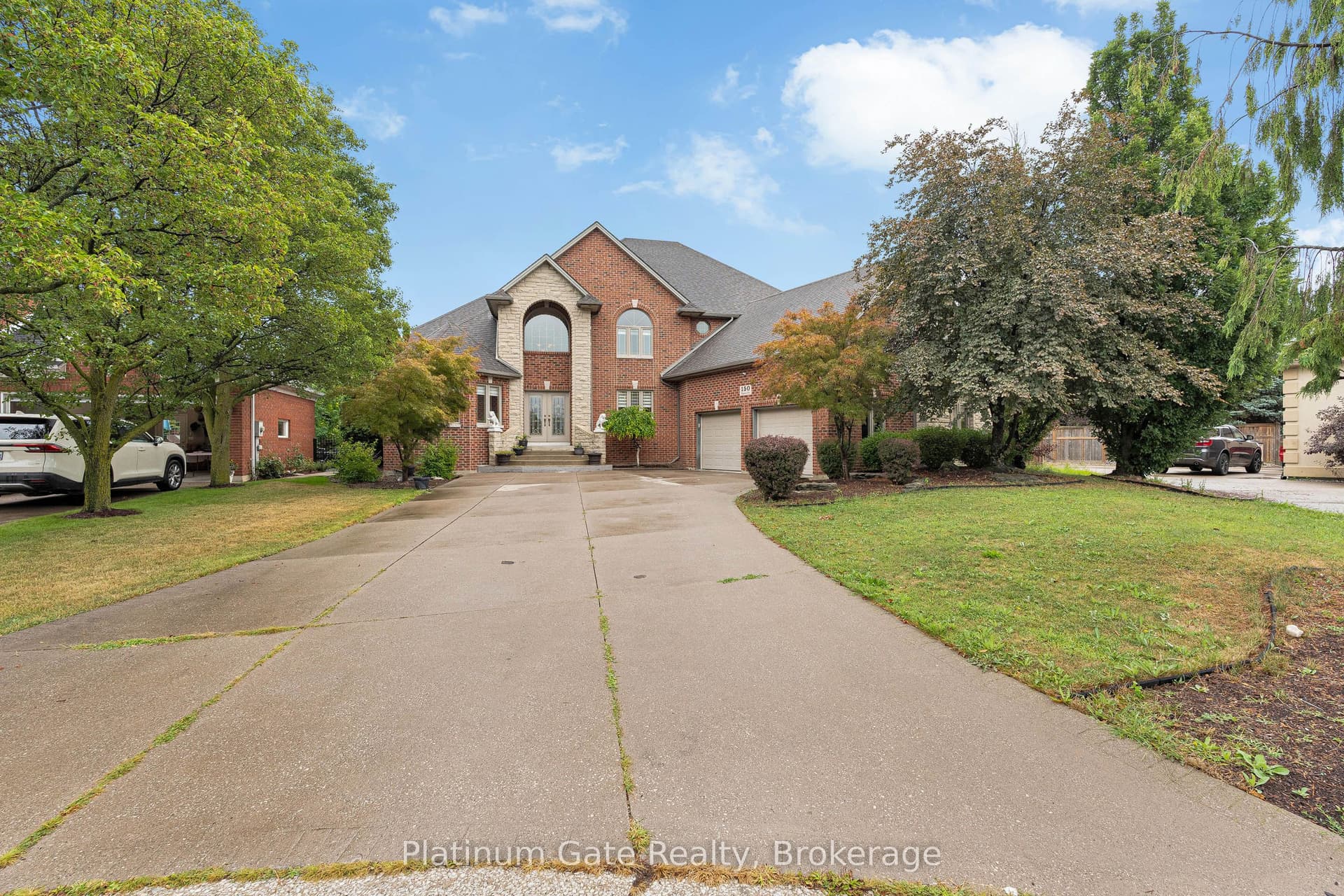 Seymour Crescent, Lakeshore, ON N8N 4X9