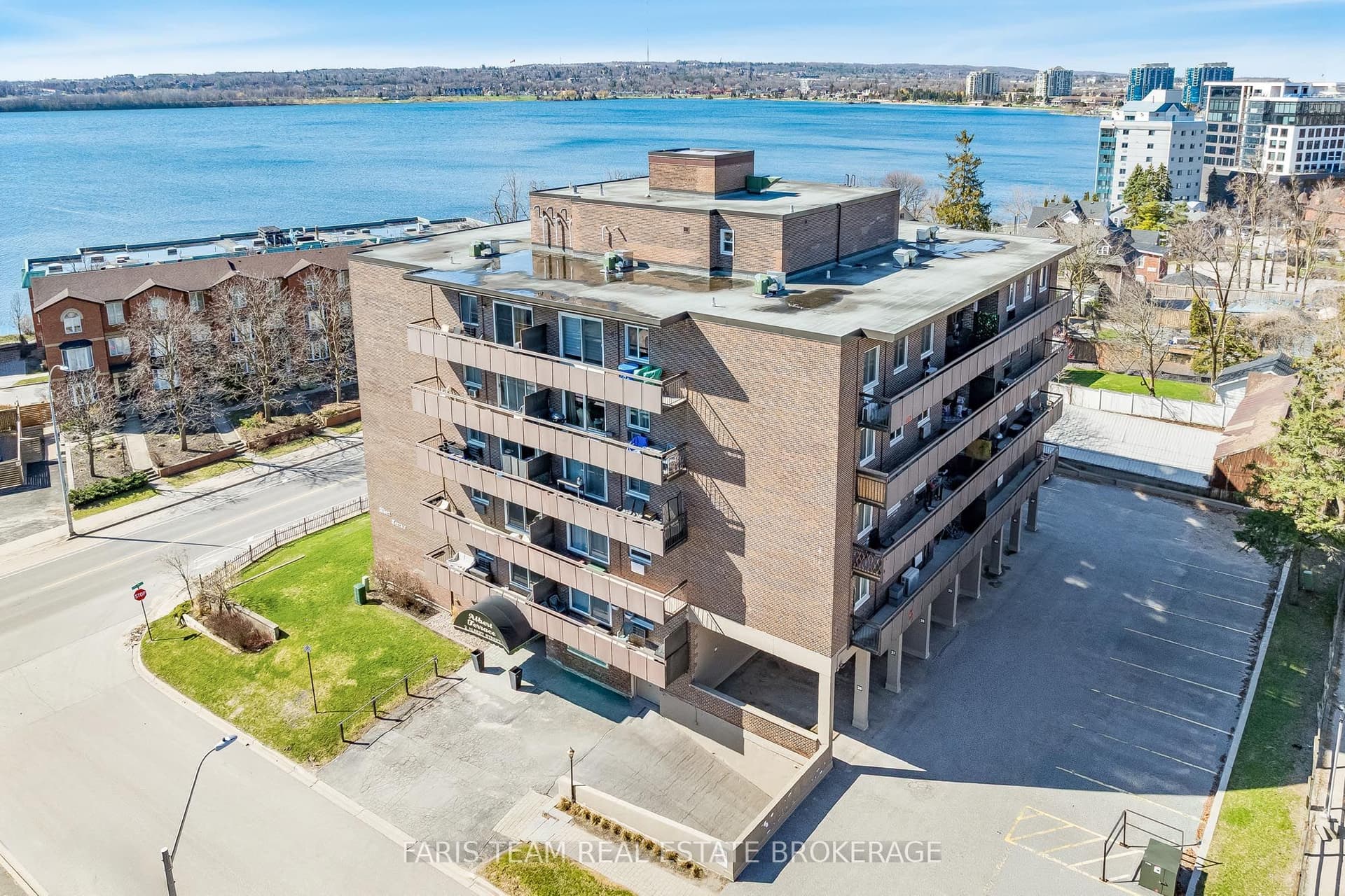 Albert Street 48, Barrie, ON L4M 3S4