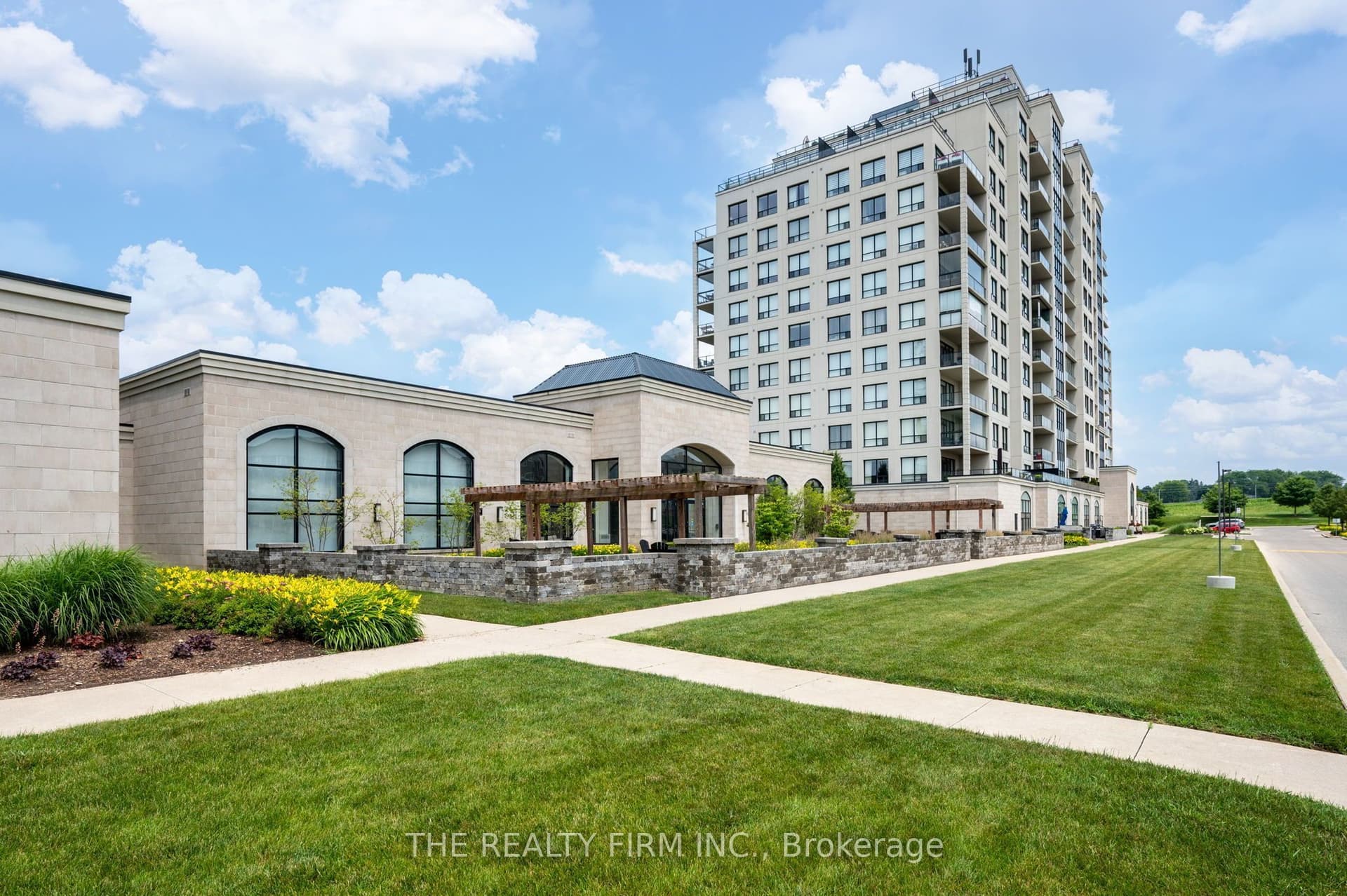 Villagewalk Boulevard 1303, London North, ON N6G 0P6