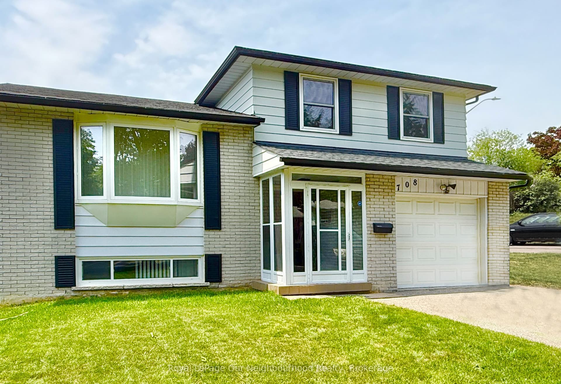 Waverly Street N, Oshawa, ON L1J 6C3
