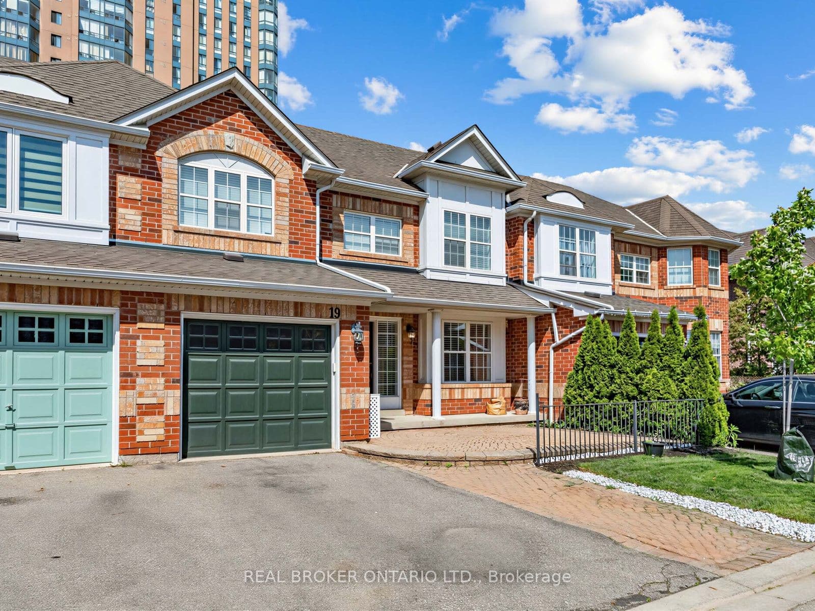 Hillcrest Avenue 19, Mississauga, ON L5B 4L5