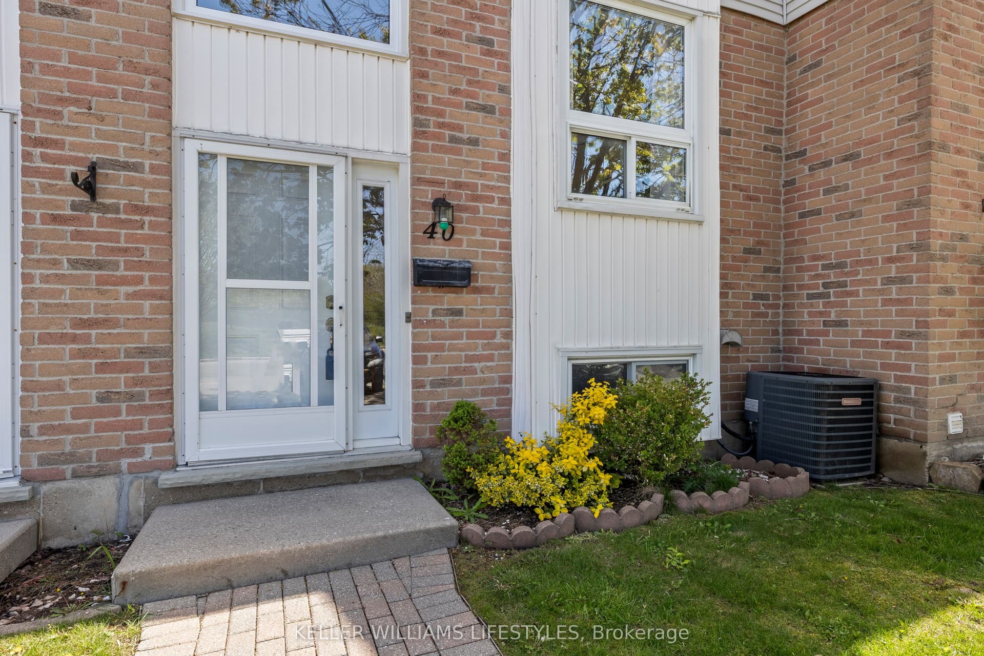 Deveron Crescent 40, London South, ON N5Z 4W7