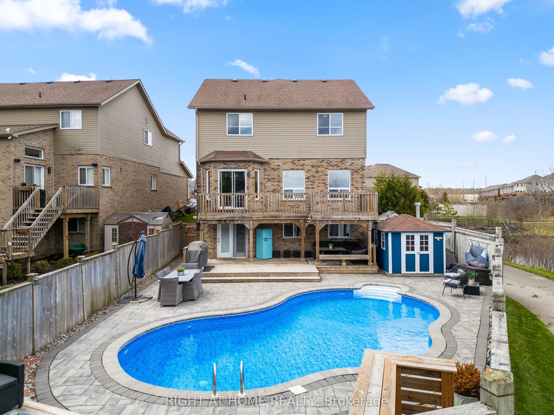 Samuel Court, Orangeville, ON L9W 0B8