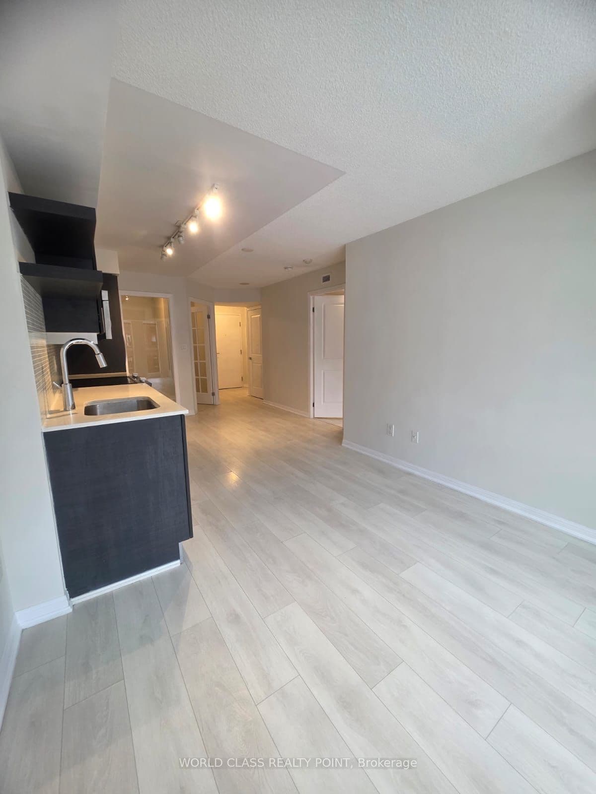 Adelaide Street E 609, Toronto, ON M5A 1N4