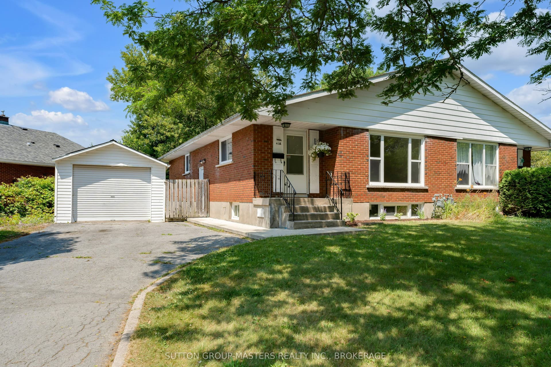 Crescent Drive, Kingston, ON K7M 4J5