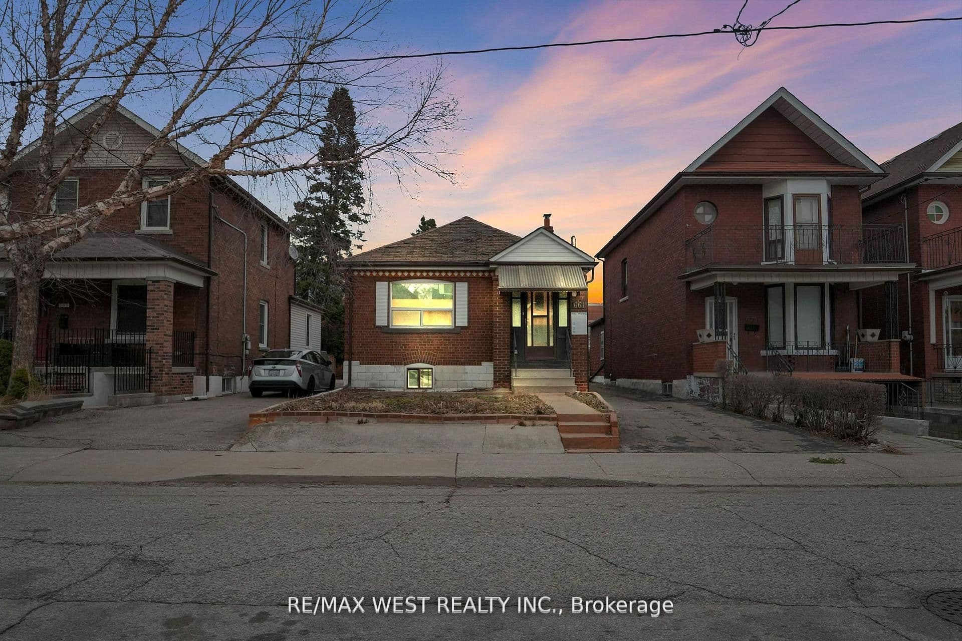 Beresford Avenue, Toronto, ON M6S 3C4