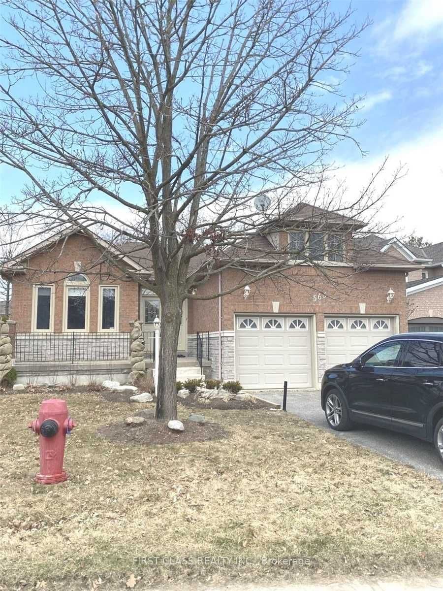 Meegan Court, Newmarket, ON L3X 2B7