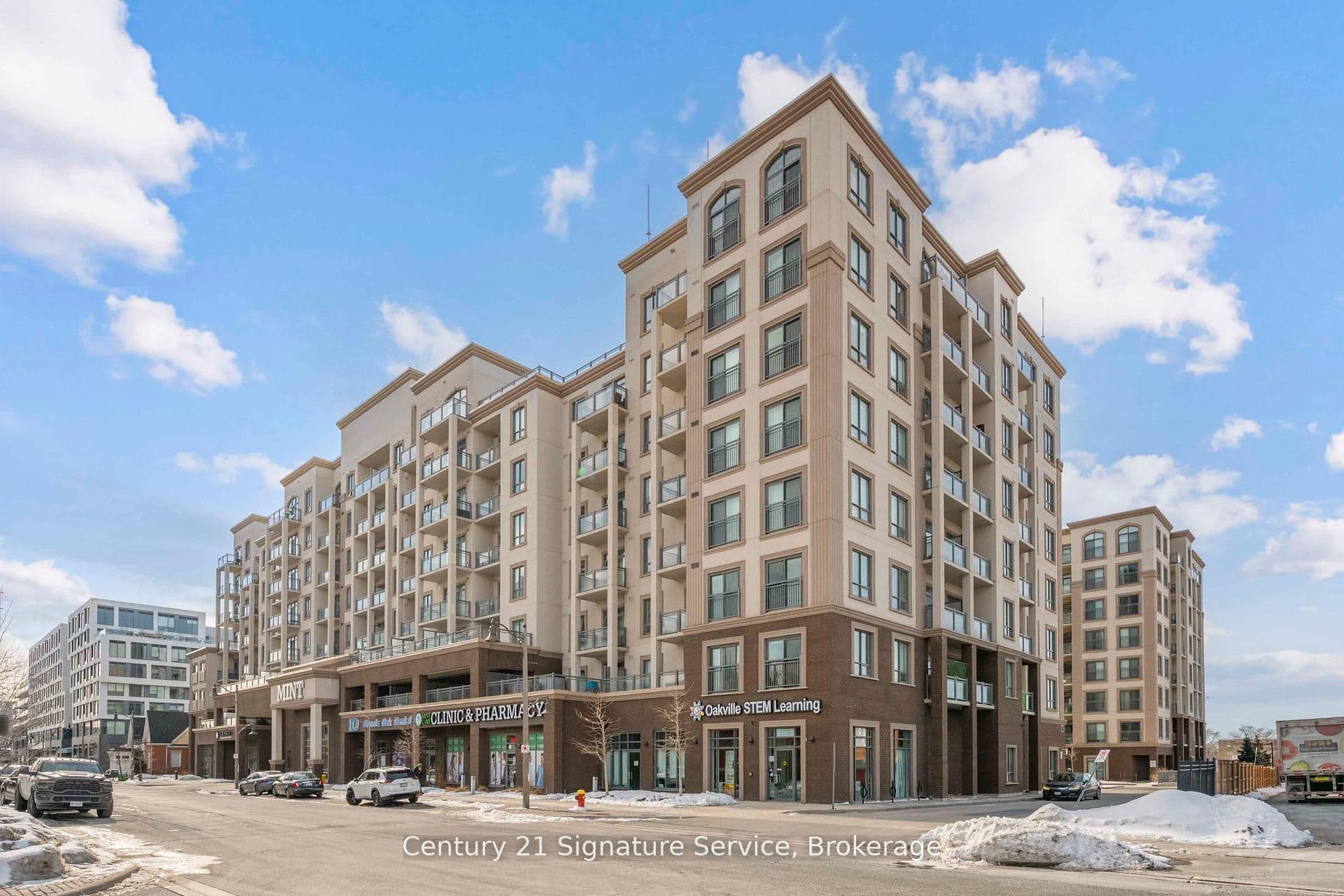 Old Bronte Road 405, Oakville, ON L6M 0Y4