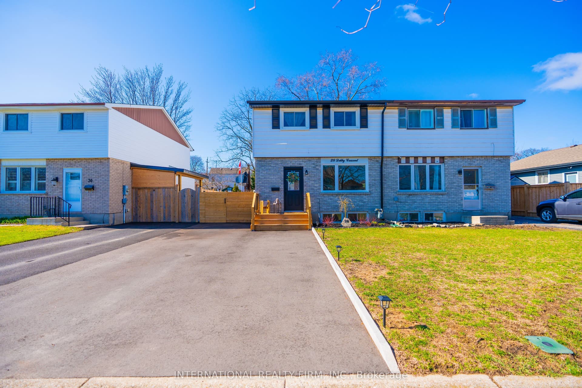 Debby Crescent, Brantford, ON N3R 7A4