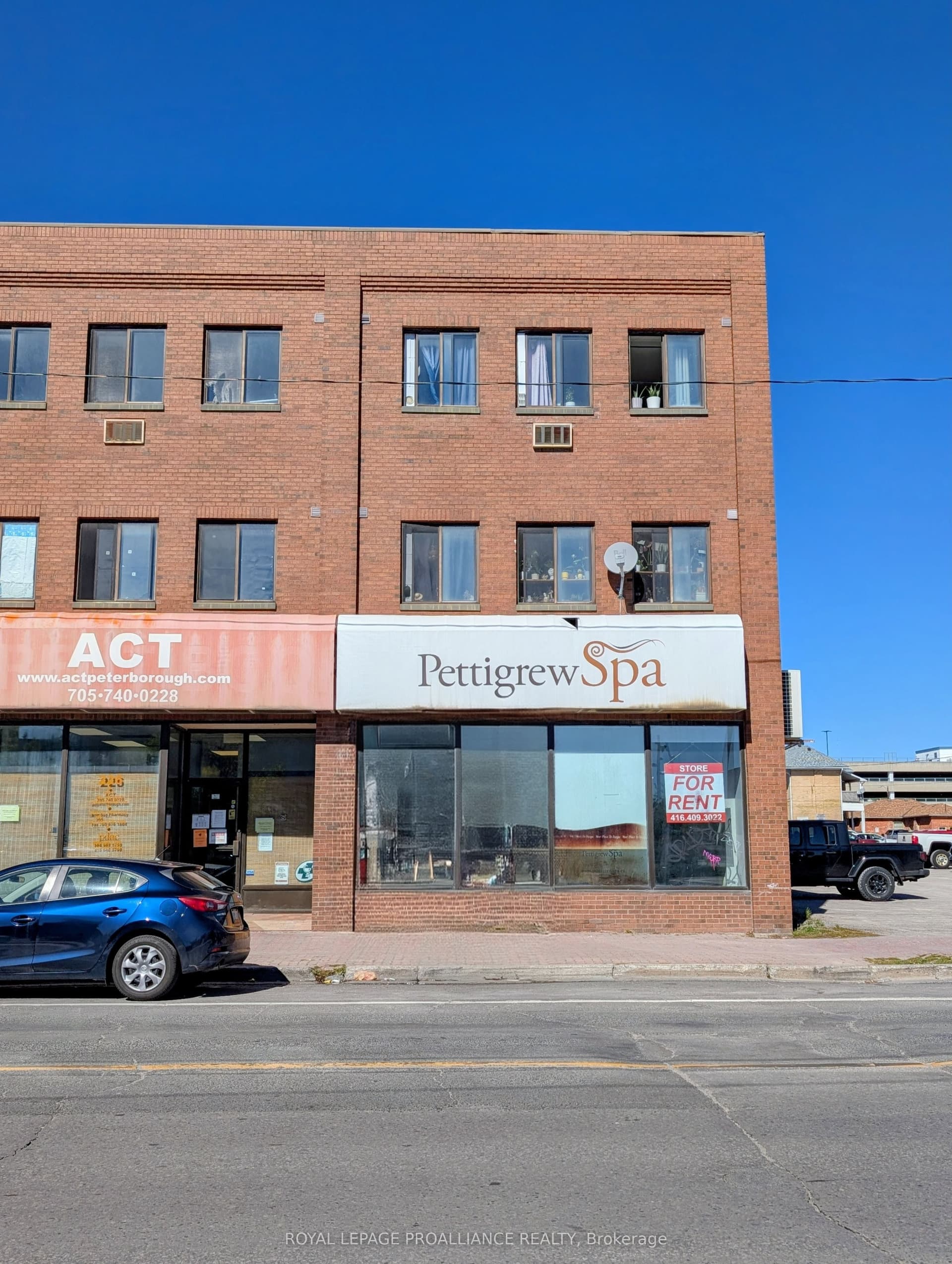 Charlotte Street, Peterborough, ON K9J 2T8
