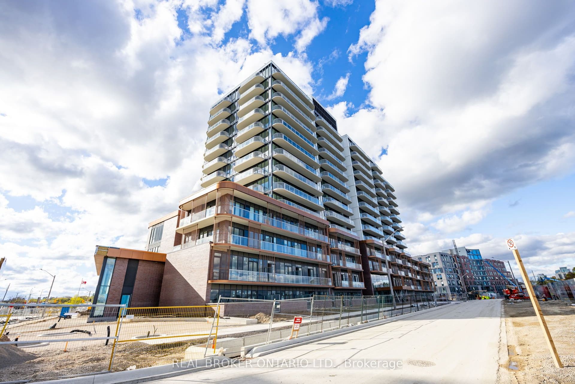 Missinnihe Way 1117, Mississauga, ON L5H 0A9
