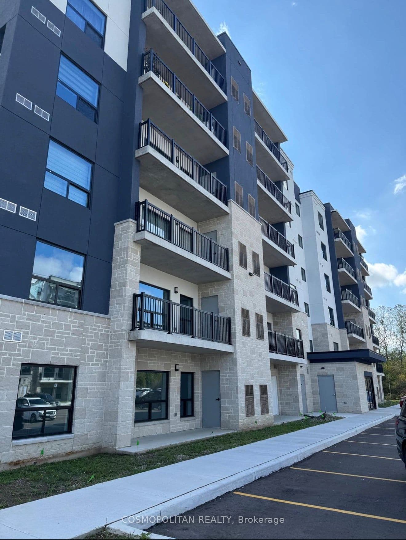 Stella Crescent 428, Windsor, ON N8T 0B9