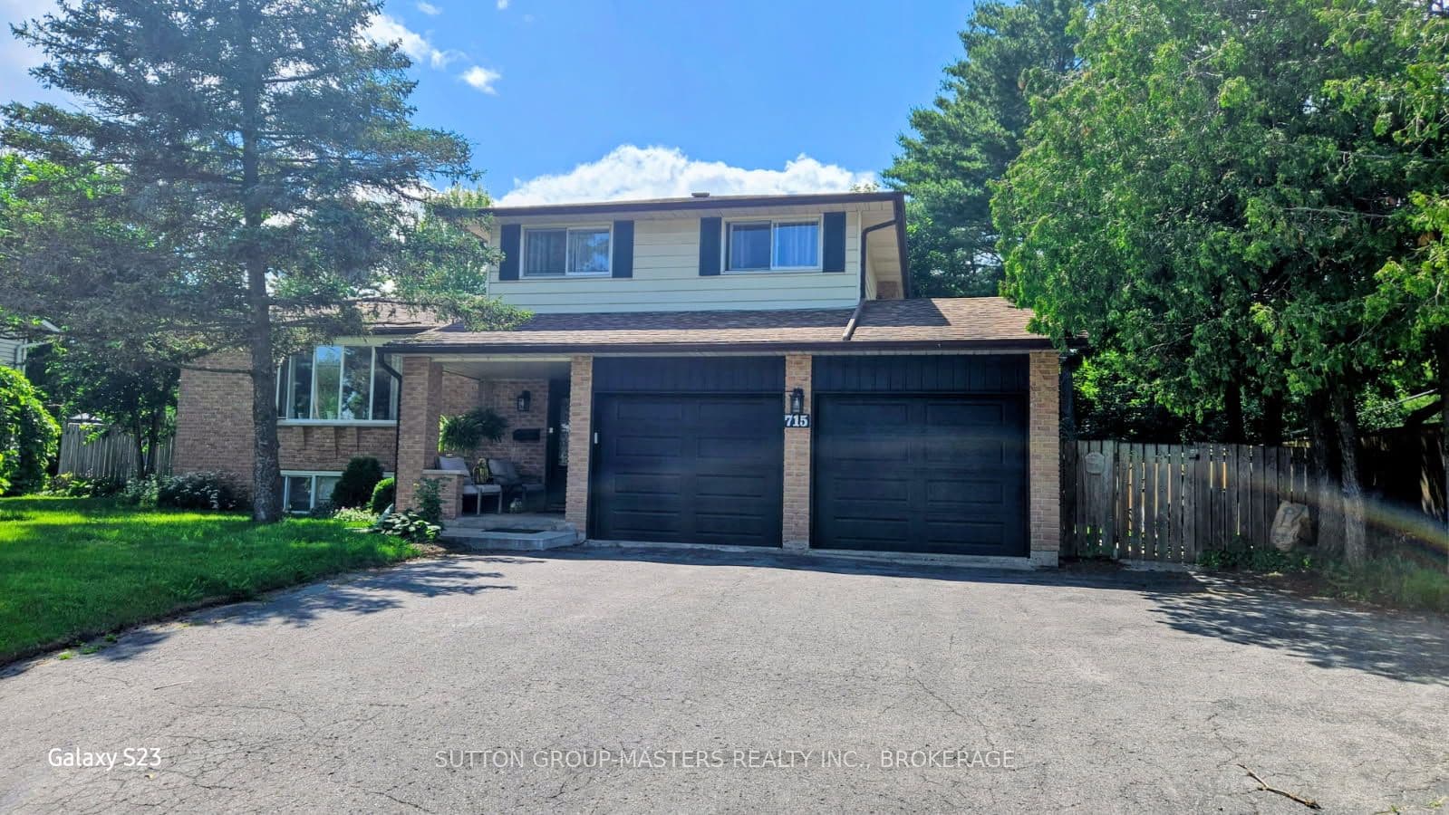 E Collins Bay Road, Kingston, ON K7M 5H1