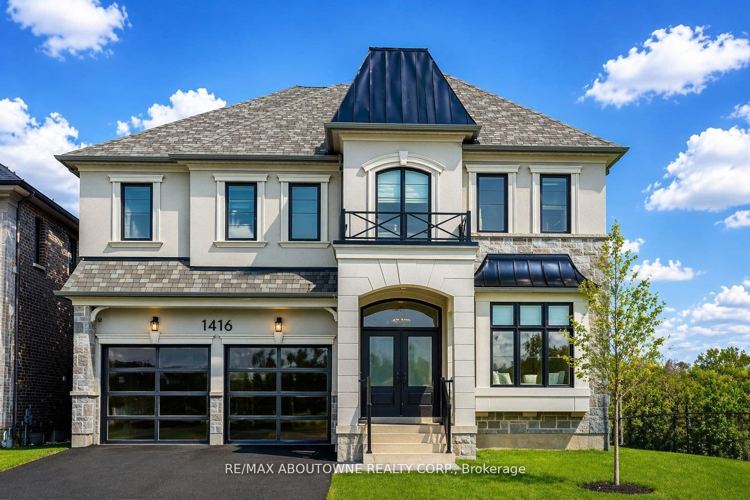 Ford Strathy Crescent S, Oakville, ON L6H 6E3