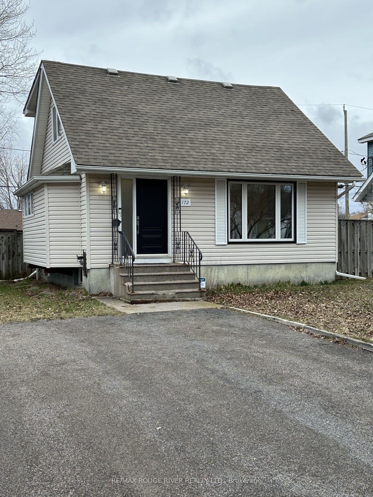 Ray Boulevard, Thunder Bay, ON P7B 4C7