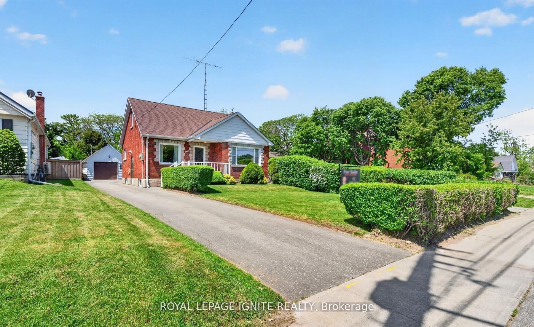 Simcoe Street N Main, Oshawa, ON L1G 4V8