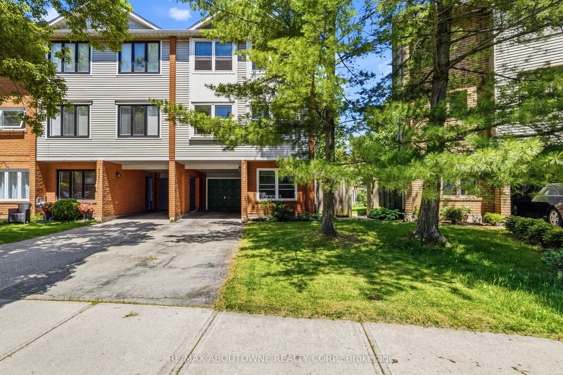 Strawfield Court, Oakville, ON L6H 6C1