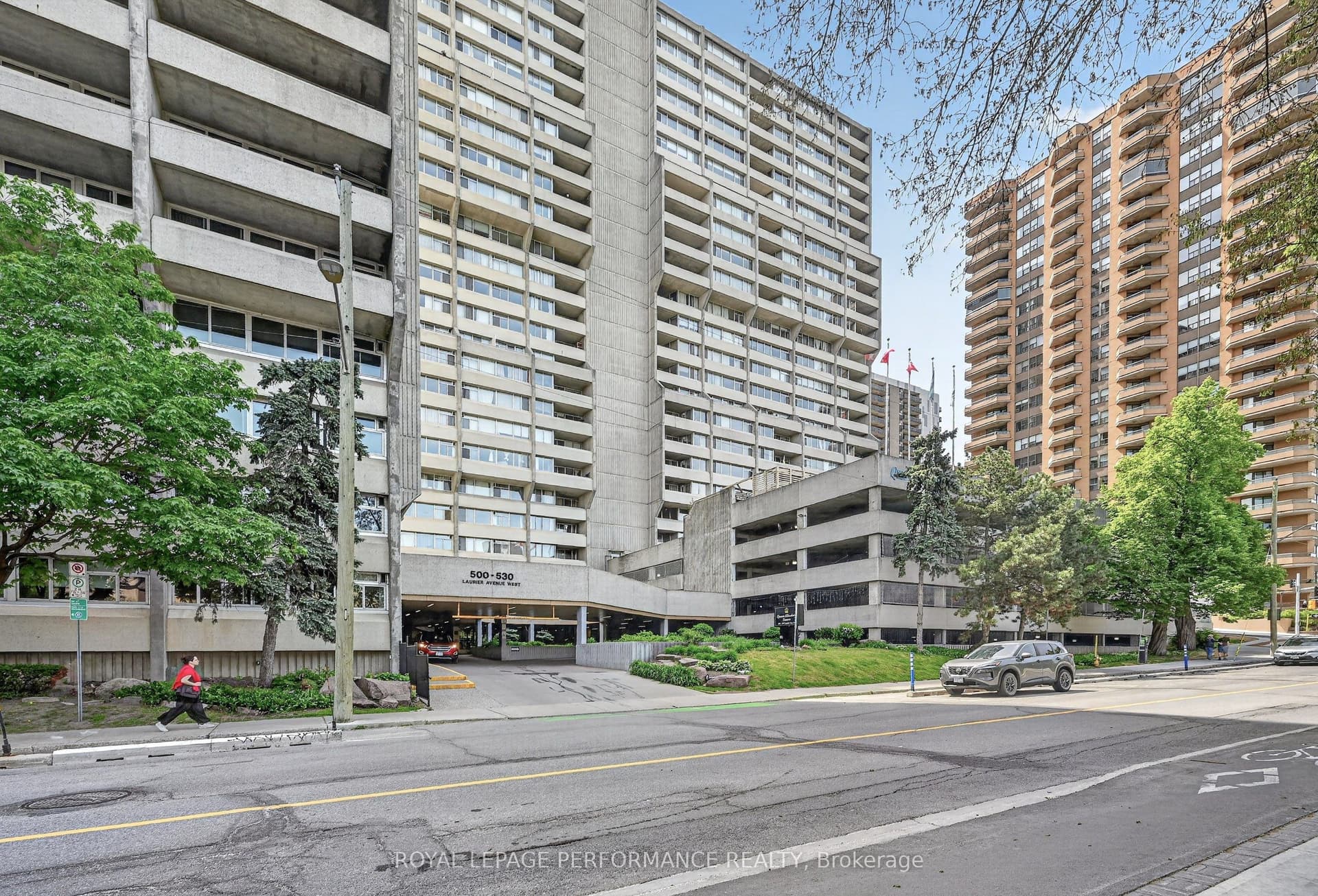 Laurier Avenue W 2502, Ottawa Centre, ON K1R 7T1