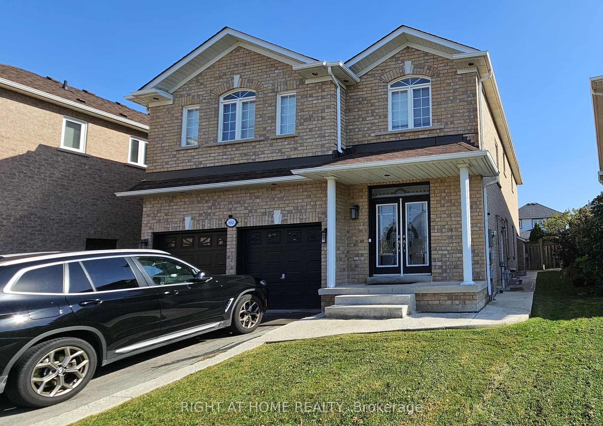 Golden Locust Drive Bsmt, Mississauga, ON L5N 8N7