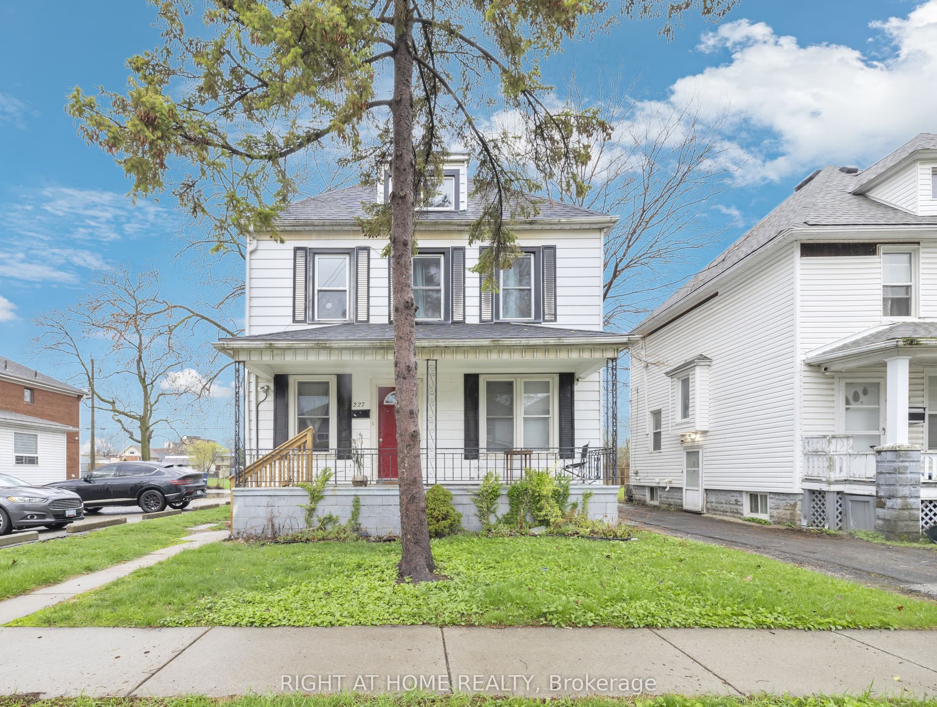 Bridge Avenue, Windsor, ON N9B 2M1