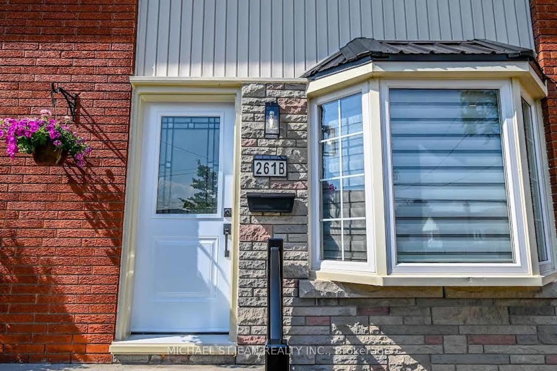 Scott Street B, St. Catharines, ON L2N 1H9