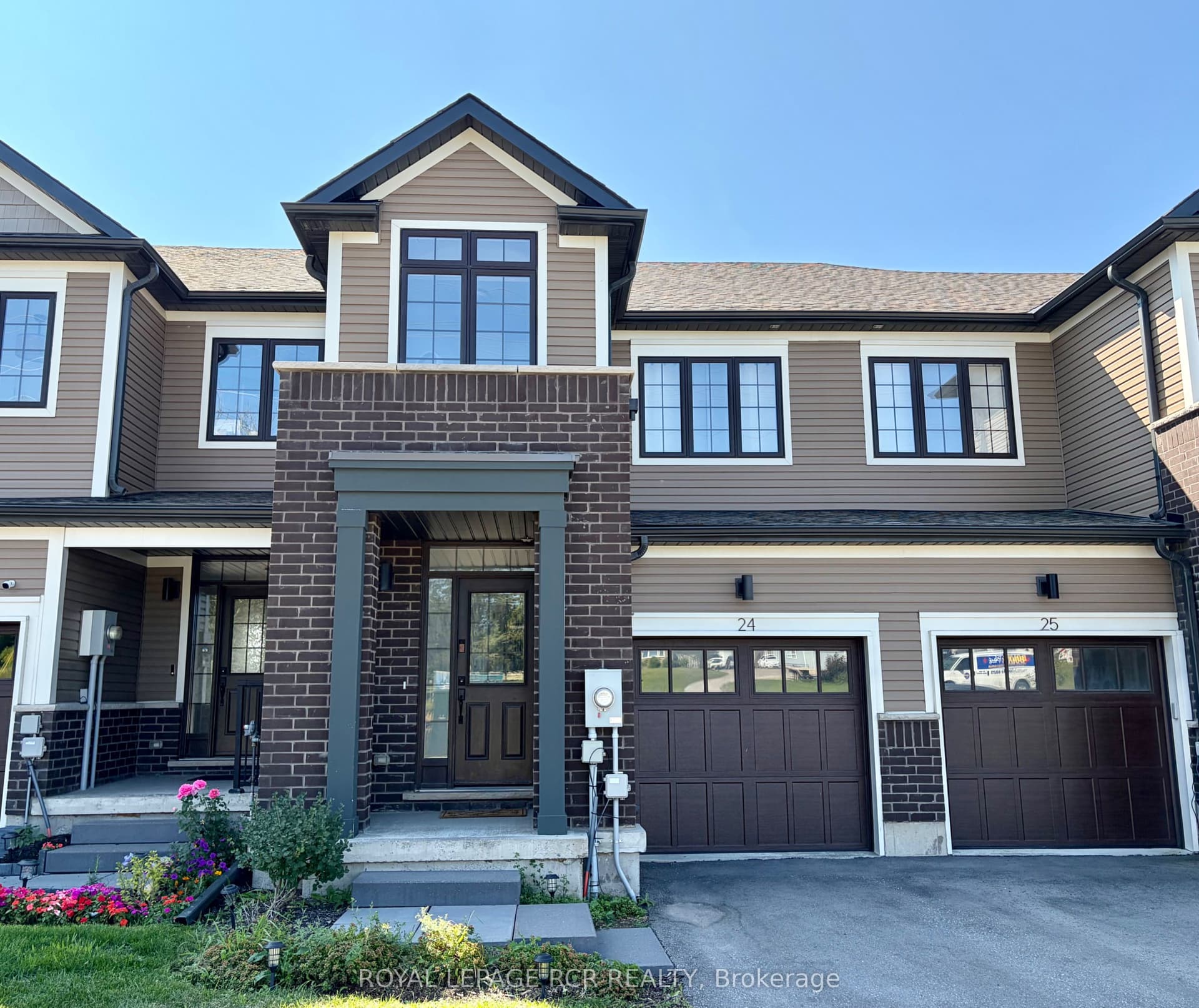 Broadway 24, Orangeville, ON L9W 5C8